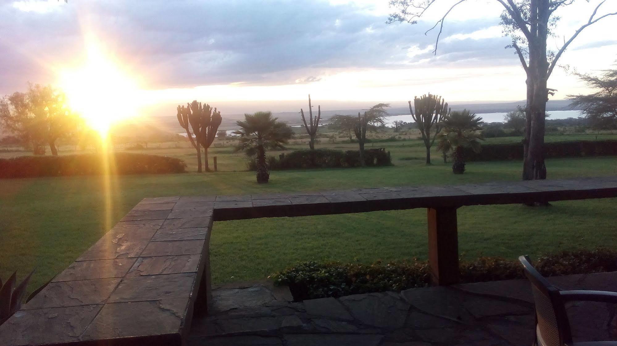 Jacaranda Lake Elementaita Lodge Gilgil Экстерьер фото